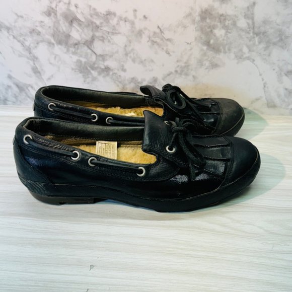 UGG Womens Duck Shoe Shearling Black Patent Leather Loafer Waterproof Sz 7.5 - Picture 2 of 6